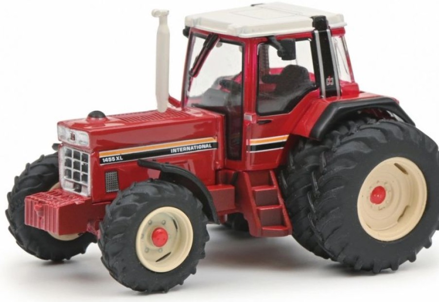 European Model Trains * | Schuco 452669700 Ho Scale (1:87) International Harvester 1455 Xl Red Farm Tractor